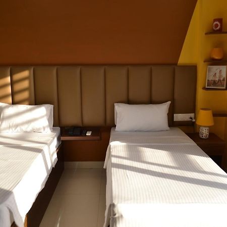 Хостел Covie Gurugram 108 Ґурґаон Екстер'єр фото
