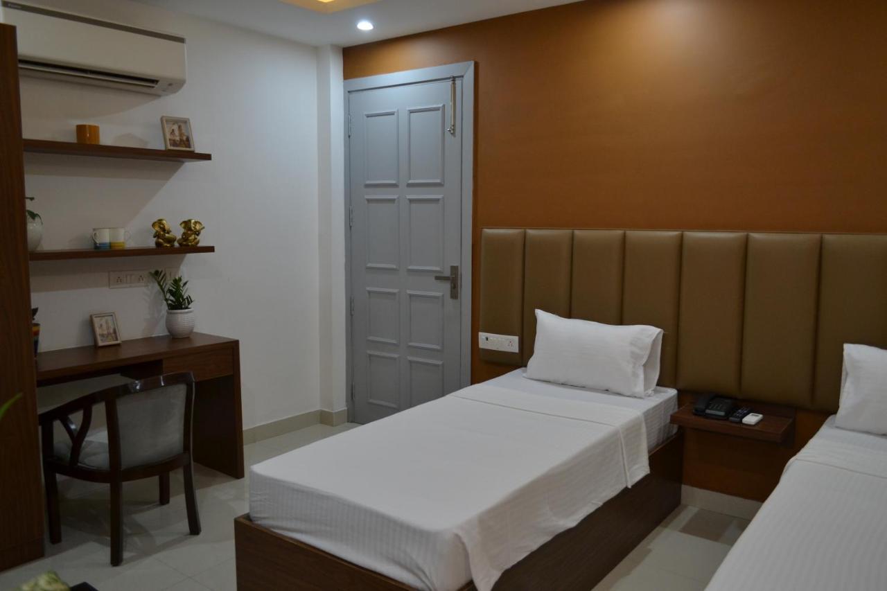 Хостел Covie Gurugram 108 Ґурґаон Екстер'єр фото